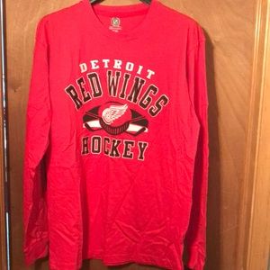 Detroit Red Wings NHL Embroidered T-Shirt